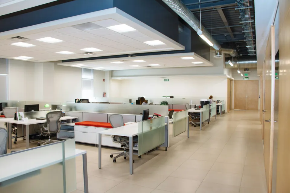 Professionelle Büroreinigung in Offenbach und Frankfurt – Glas & Gebäudereinigung Shibil Iliev