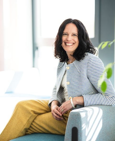 Katharina Schadek, Gründerin von SOUL4WORK Studio, mit 20 Jahren Workplace-Erfahrung aus Australien und Deutschland
