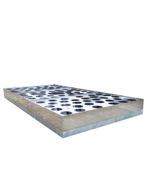 Pflanzinsel aus Edelstahl für Hydro Profi Line® Begrünungssystem. Leeres Gefäß vor der Bepflanzung für die Stadtbegrünung.